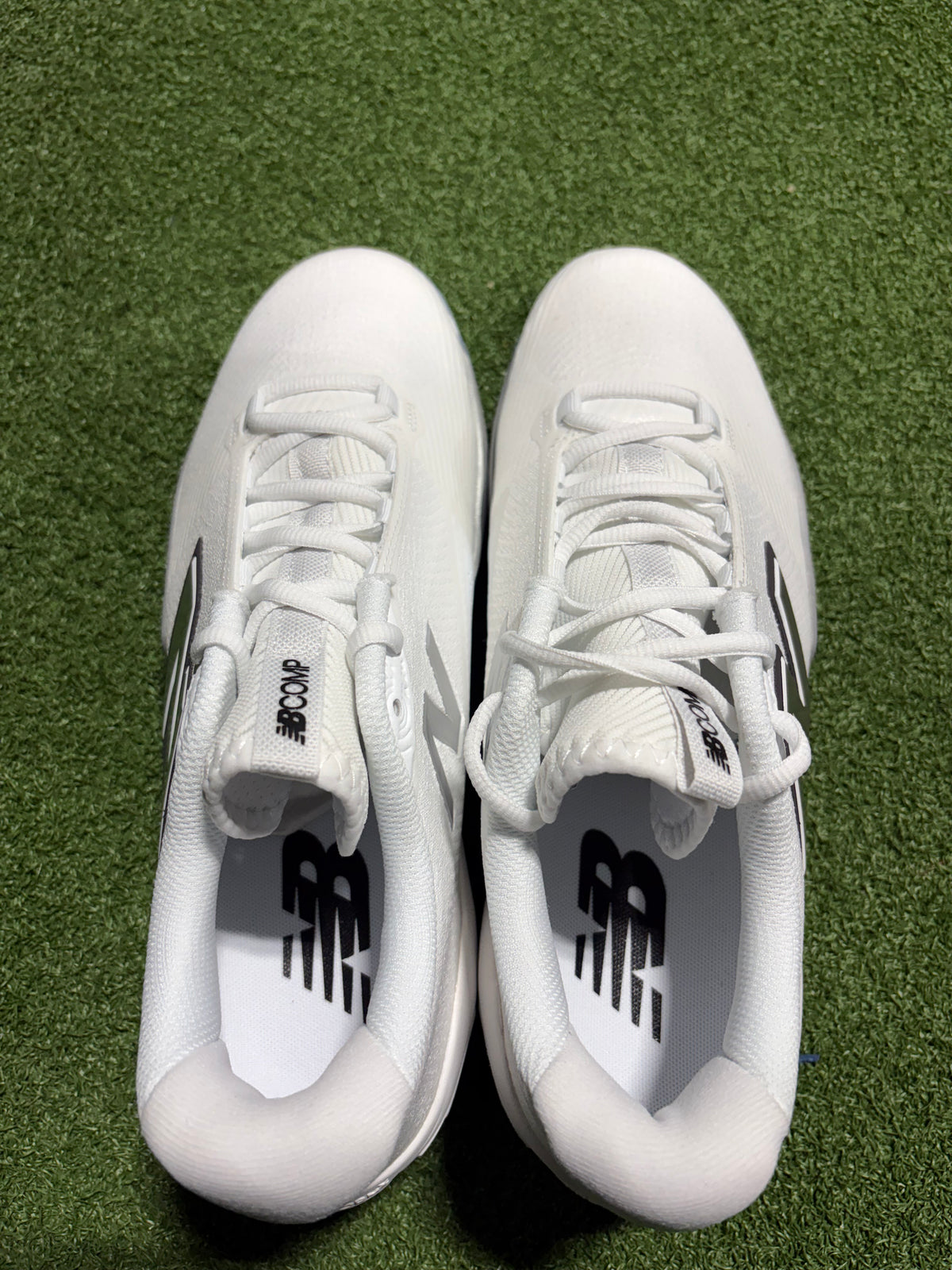 New Balance FuelCell Compv TPU Molded Cleats Size 10.5 - White