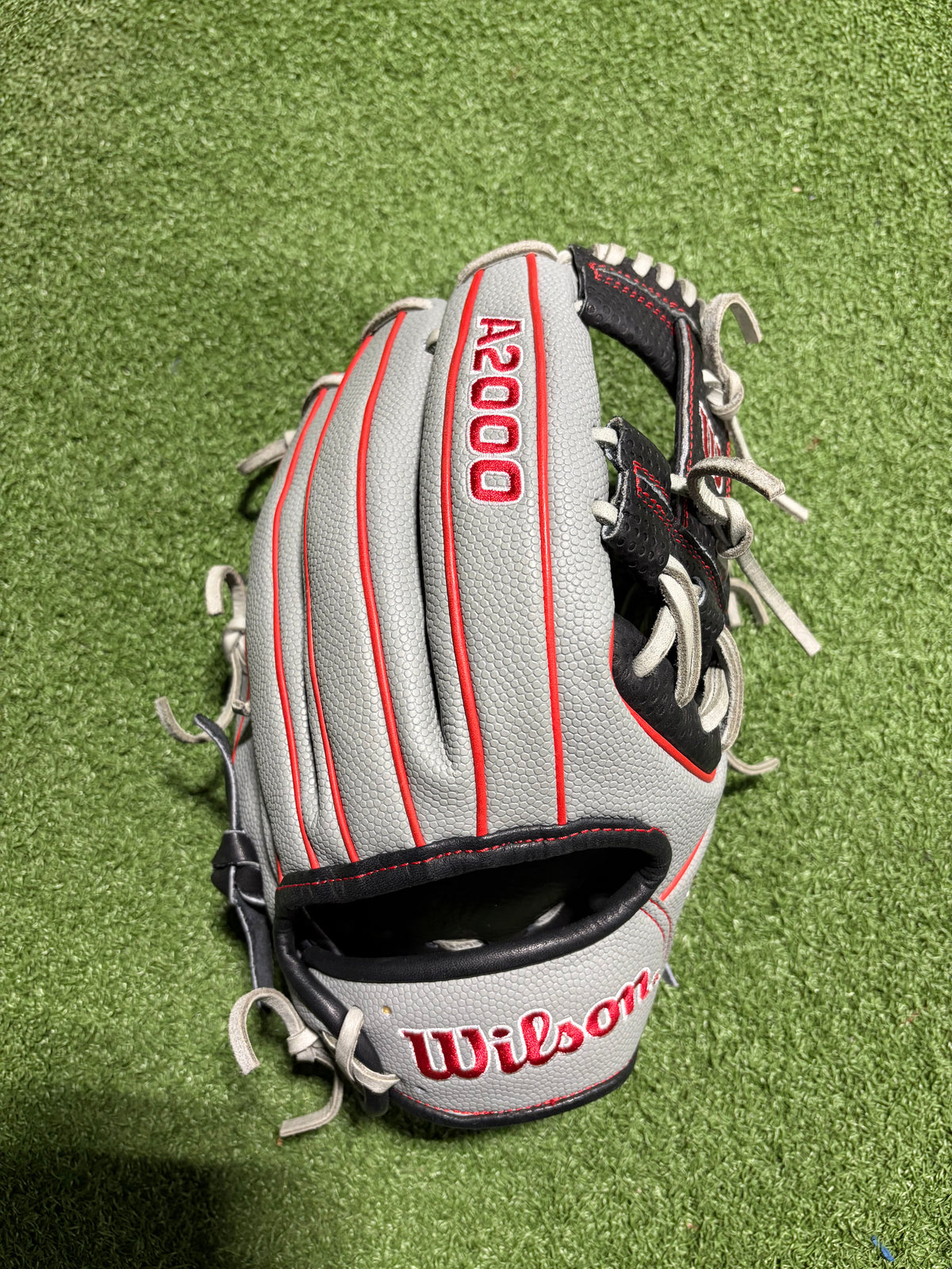Wilson A200 Infield Glove 11.75"