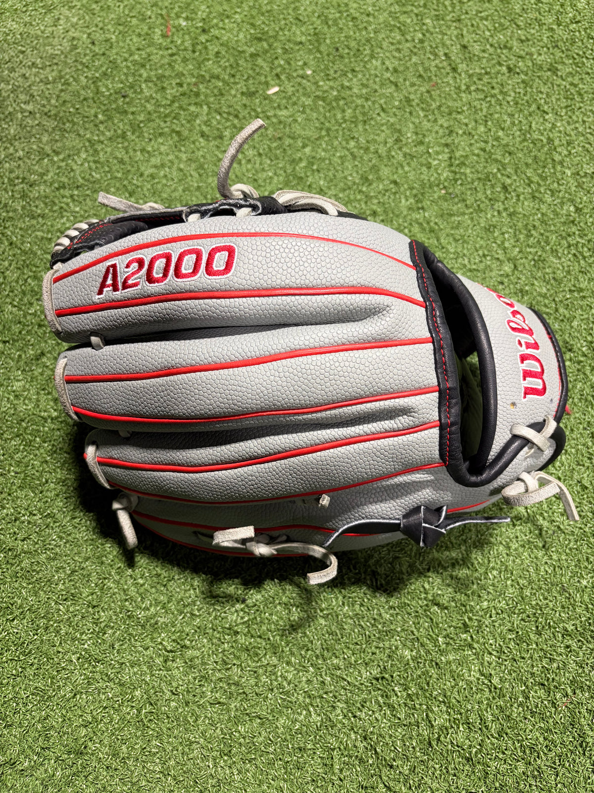 Wilson A200 Infield Glove 11.75"