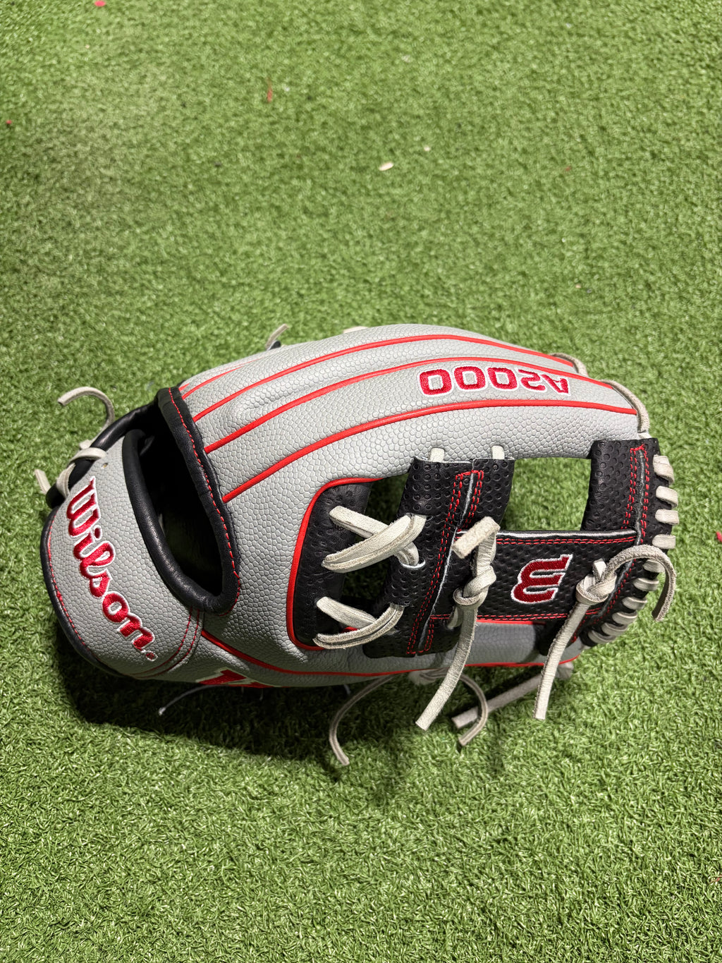 Wilson A200 Infield Glove 11.75"