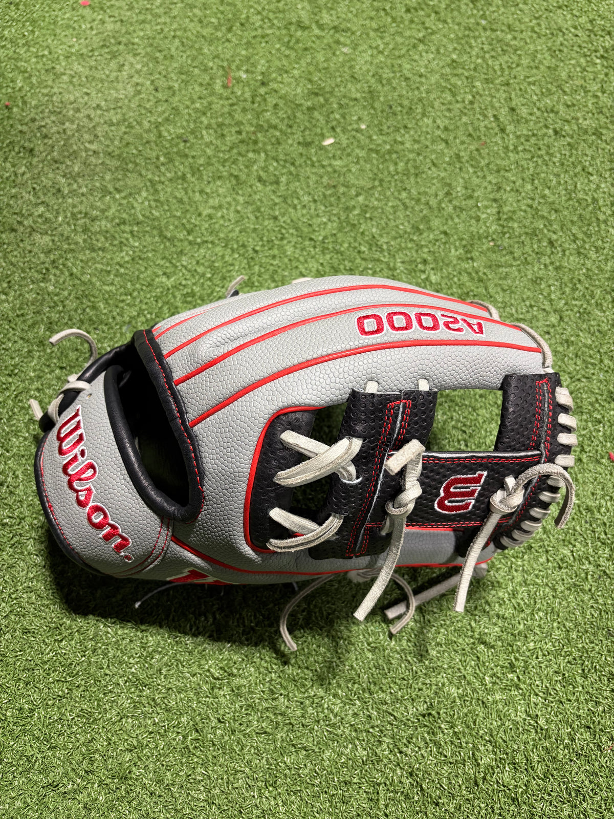 Wilson A200 Infield Glove 11.75"