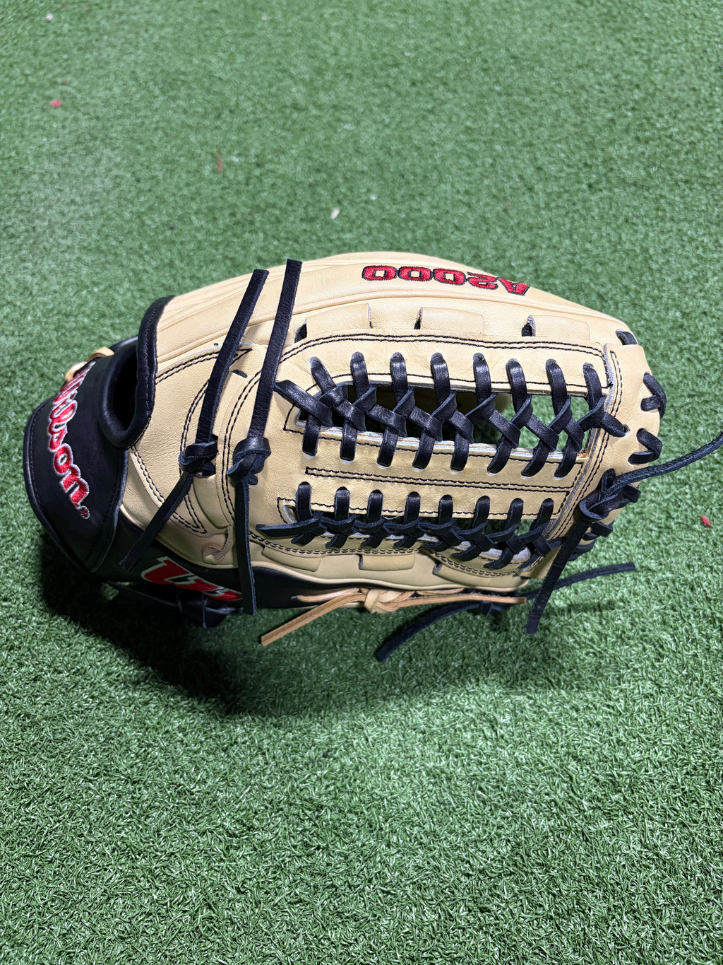Wilson A200 Infield Glove 11.75"