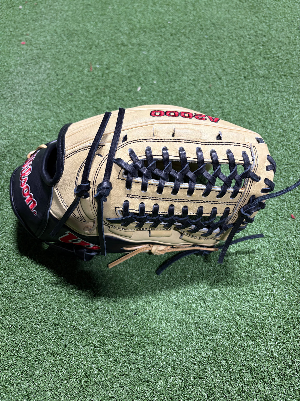 Wilson A200 Infield Glove 11.75"