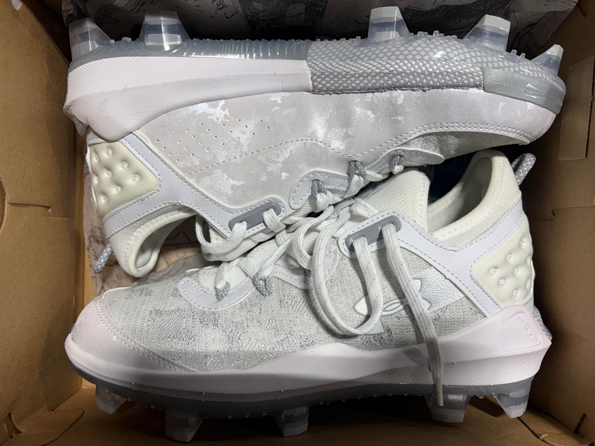 Under Armour Harper Elite TPU Molded Cleats Size 7 - White