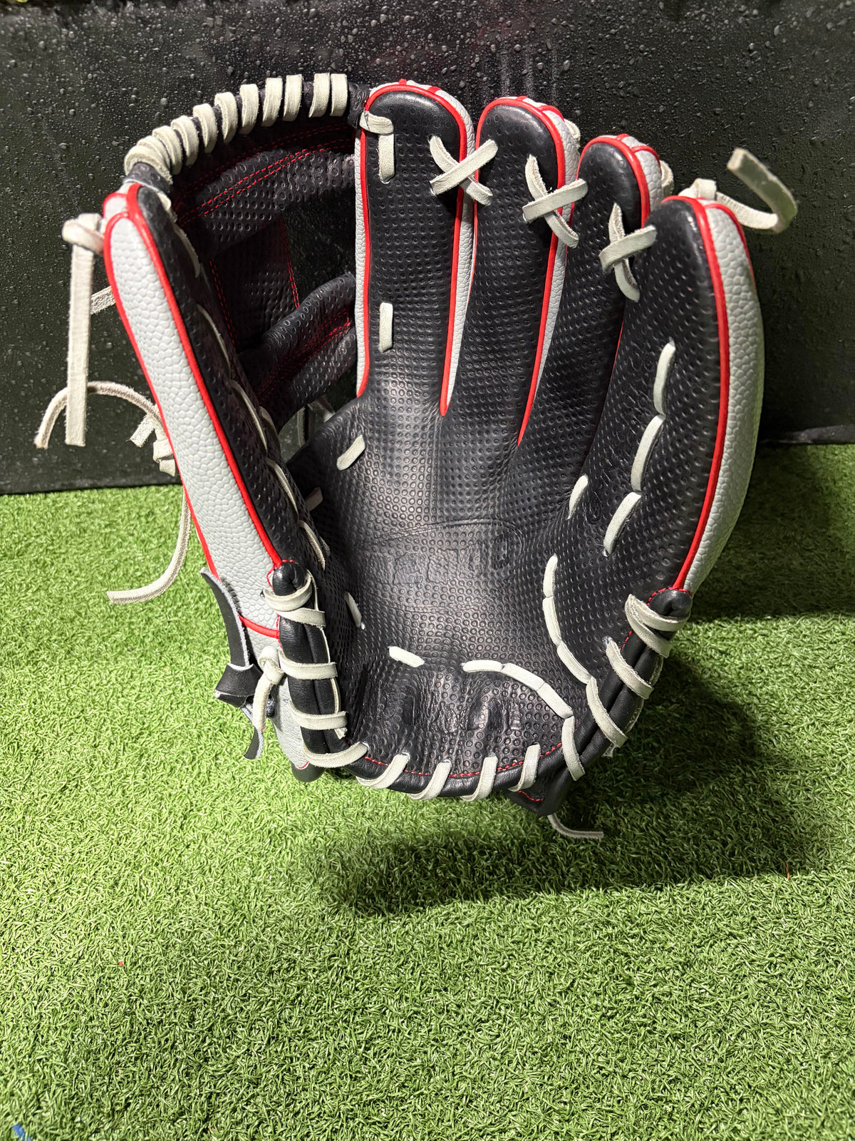 Wilson A200 Infield Glove 11.75"